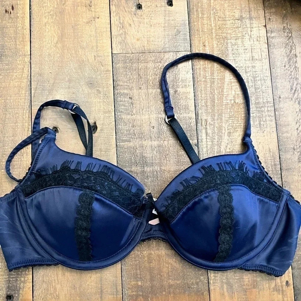 “Very Sexy” VS Bra - 34C